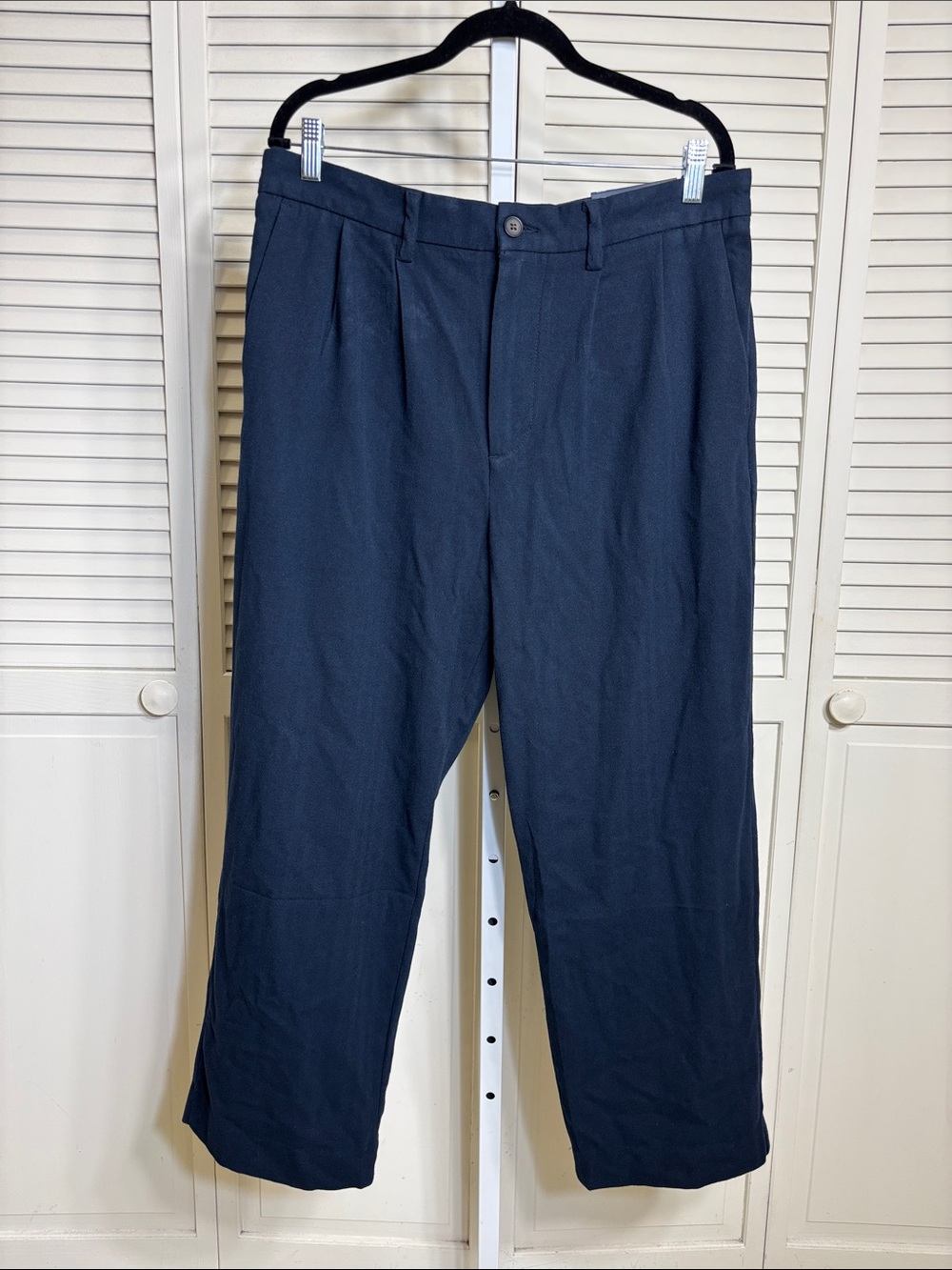 NWT American Eagle Outfitters Men's Navy Pleated Trouser Pants Size 32